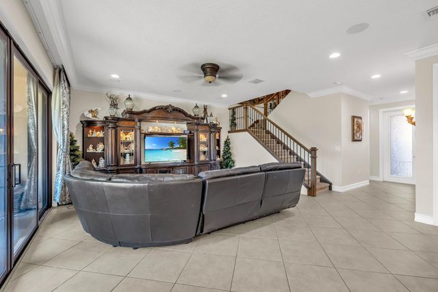 14586 Alabaster Avenue, Delray Beach, FL 33446