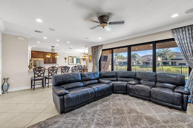 14586 Alabaster Avenue, Delray Beach, FL 33446