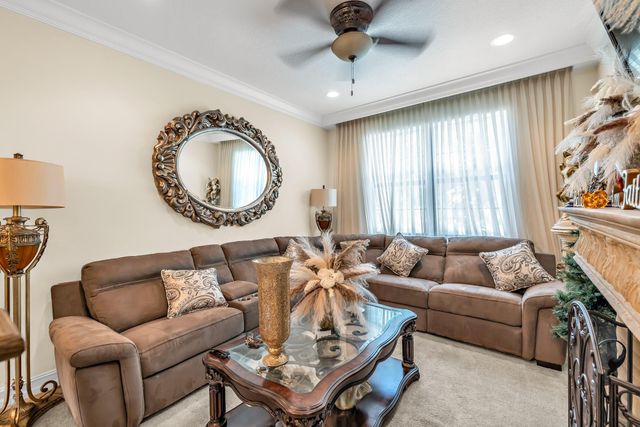 14586 Alabaster Avenue, Delray Beach, FL 33446