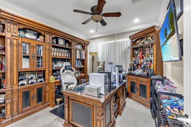 14586 Alabaster Avenue, Delray Beach, FL 33446