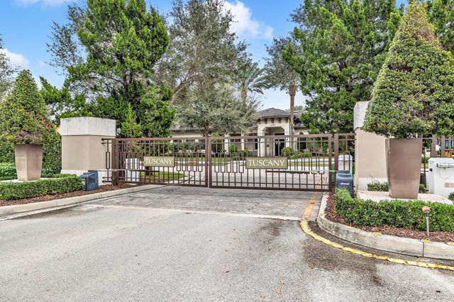 14586 Alabaster Avenue, Delray Beach, FL 33446