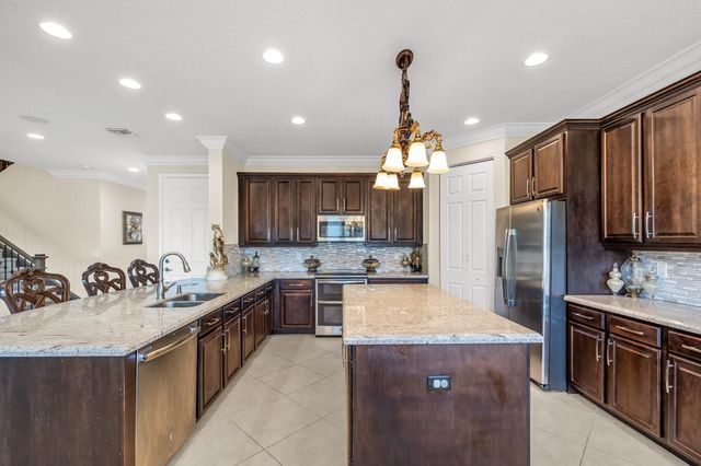 14586 Alabaster Avenue, Delray Beach, FL 33446