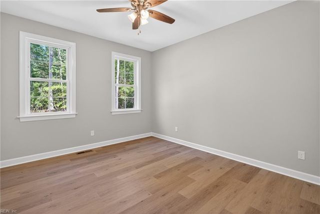 940 Dare RD, Yorktown, VA 23692