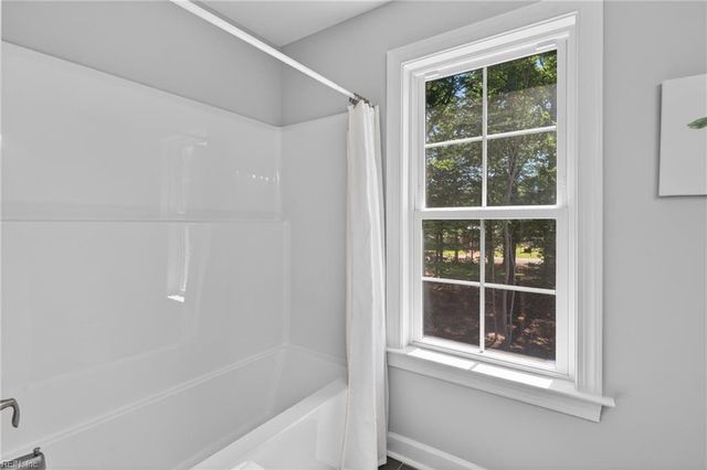 940 Dare RD, Yorktown, VA 23692