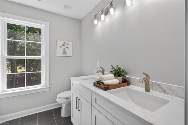 940 Dare RD, Yorktown, VA 23692