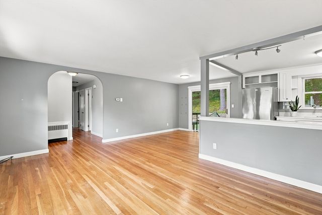 28 Hilltop Circle, Worcester, MA 01609