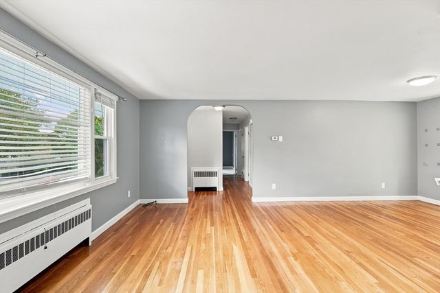 28 Hilltop Circle, Worcester, MA 01609
