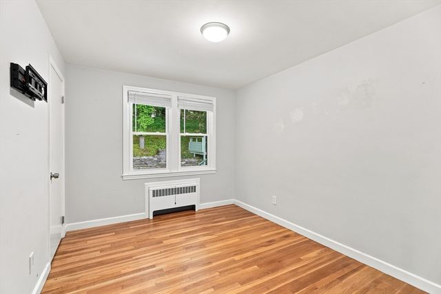 28 Hilltop Circle, Worcester, MA 01609