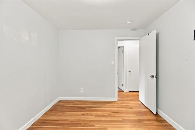 28 Hilltop Circle, Worcester, MA 01609