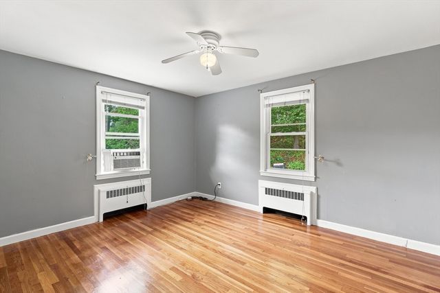 28 Hilltop Circle, Worcester, MA 01609