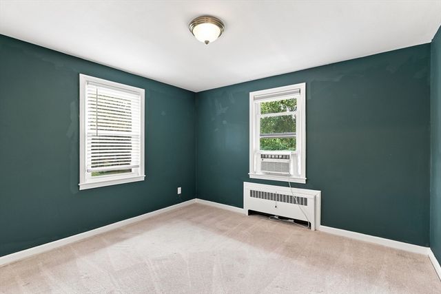 28 Hilltop Circle, Worcester, MA 01609