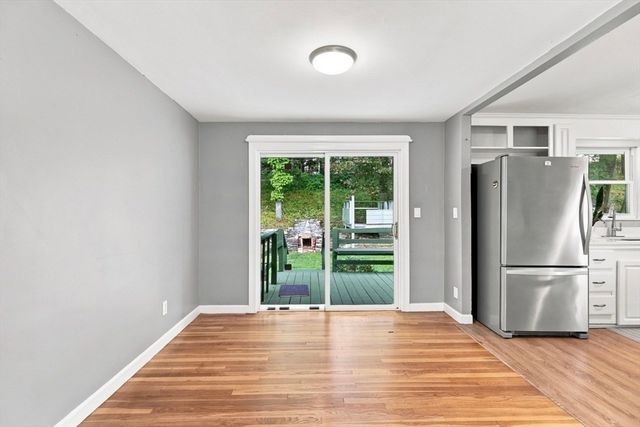 28 Hilltop Circle, Worcester, MA 01609