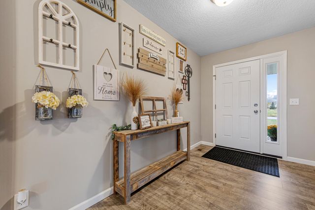 920 Amelia Court NE, Montgomery, MN 56069