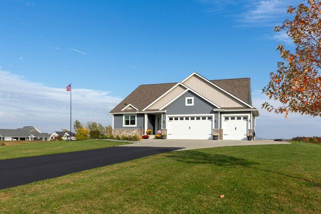 920 Amelia Court NE, Montgomery, MN 56069