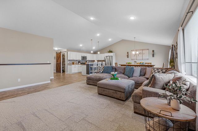 920 Amelia Court NE, Montgomery, MN 56069