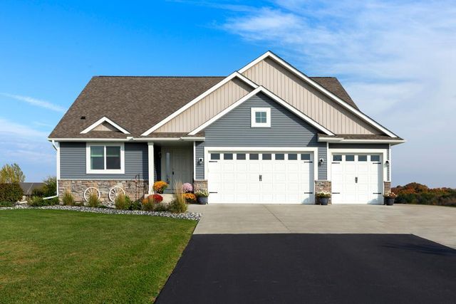 920 Amelia Court NE, Montgomery, MN 56069