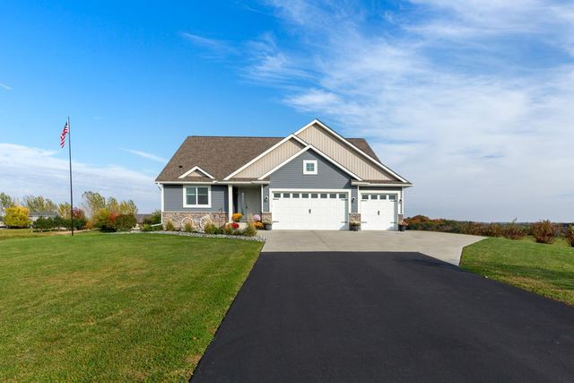 920 Amelia Court NE, Montgomery, MN 56069