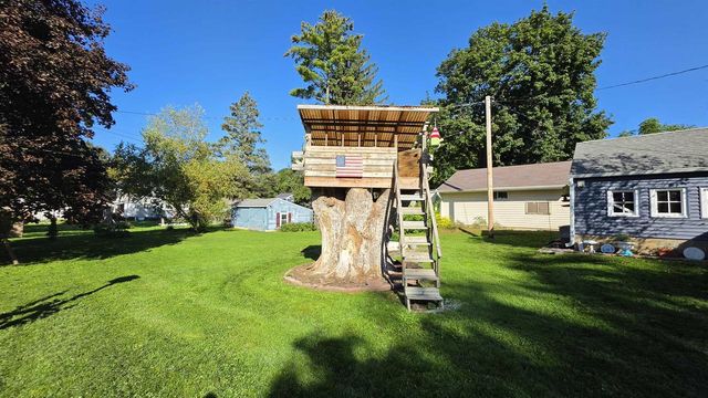 524 S 4th Street, Delavan, WI 53115