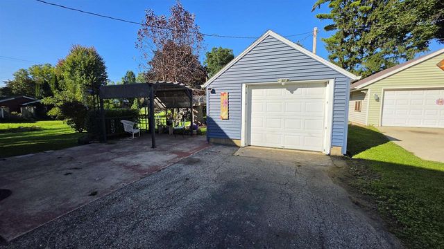 524 S 4th Street, Delavan, WI 53115