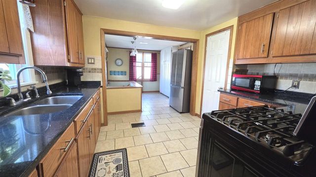 524 S 4th Street, Delavan, WI 53115