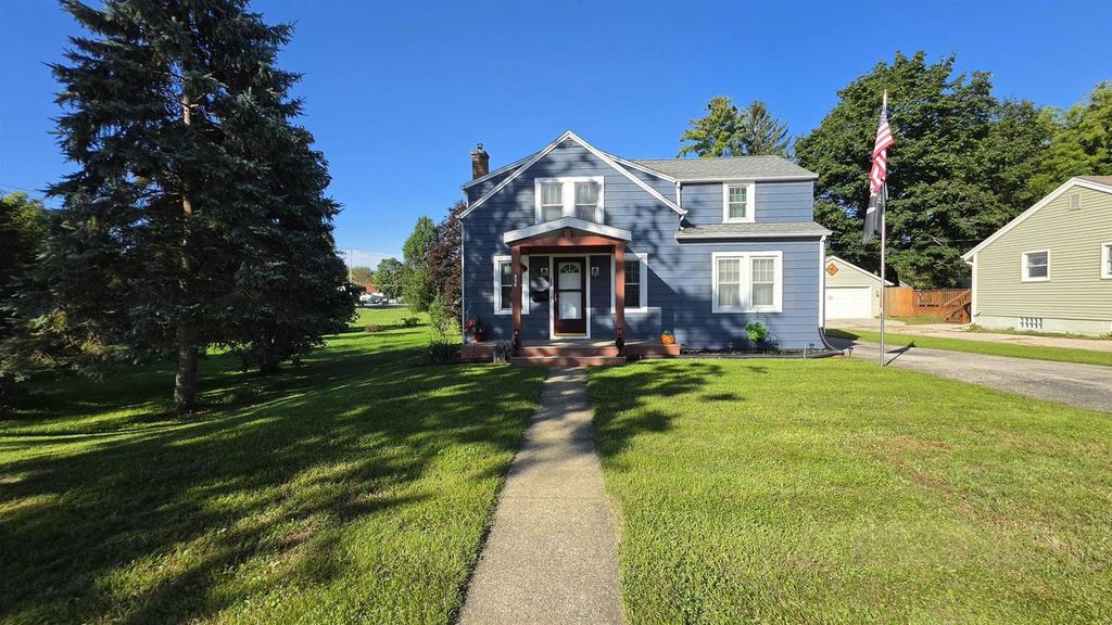 524 S 4th Street, Delavan, WI 53115