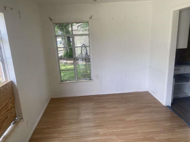 121 E Riverwood Drive, Houston, TX 77076