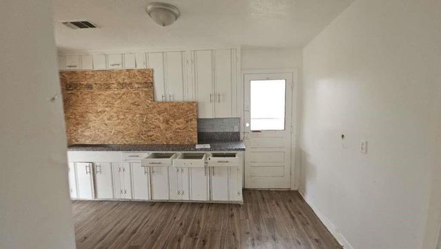 121 E Riverwood Drive, Houston, TX 77076