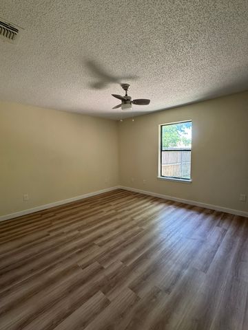 6319 Holiday Lane, North Richland Hills, TX 76182