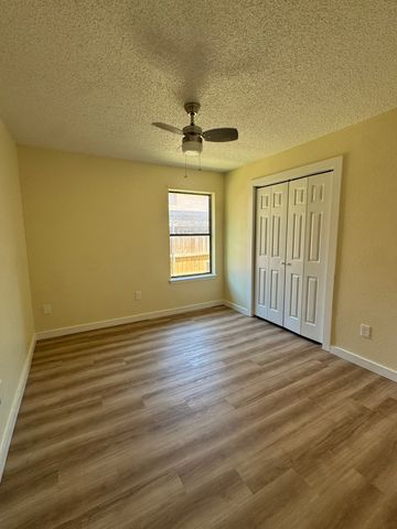 6319 Holiday Lane, North Richland Hills, TX 76182