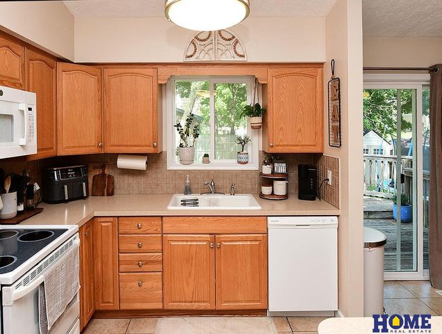 6141 NW Gary Street, Lincoln, NE 68521