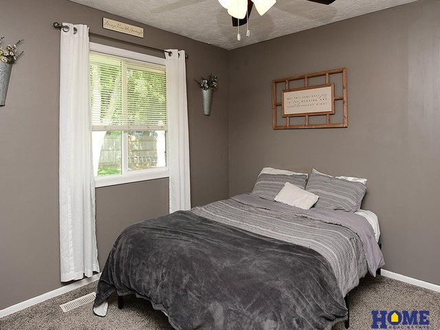 6141 NW Gary Street, Lincoln, NE 68521
