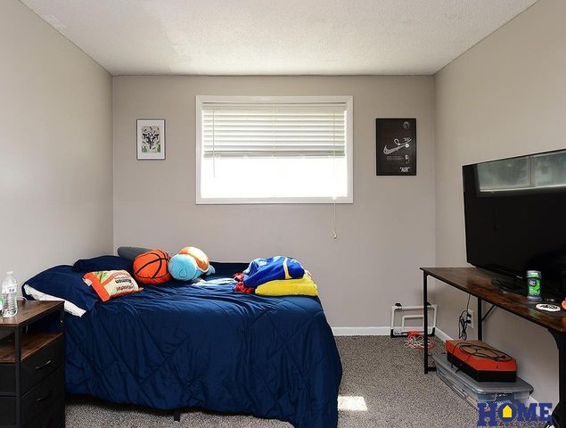 6141 NW Gary Street, Lincoln, NE 68521