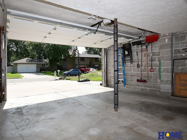 6141 NW Gary Street, Lincoln, NE 68521