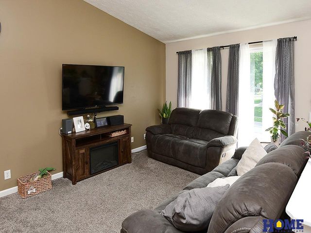 6141 NW Gary Street, Lincoln, NE 68521