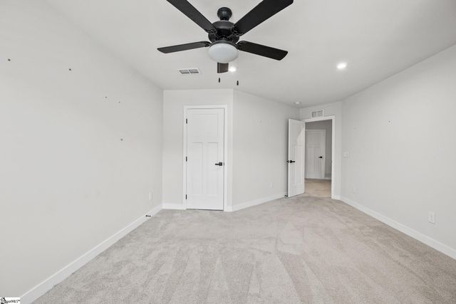 160 Moss Hollow Way, Simpsonville, SC 29680
