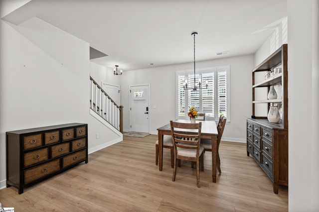 160 Moss Hollow Way, Simpsonville, SC 29680