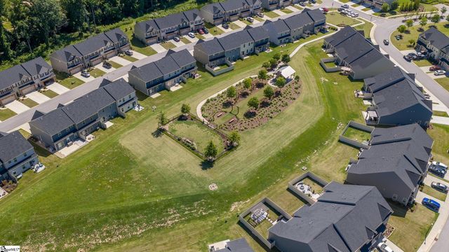 160 Moss Hollow Way, Simpsonville, SC 29680