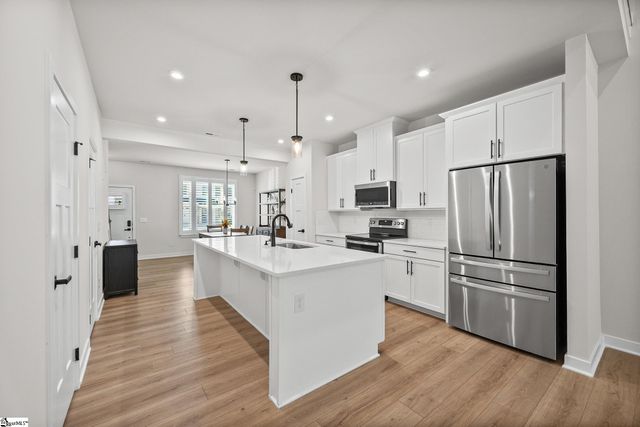 160 Moss Hollow Way, Simpsonville, SC 29680