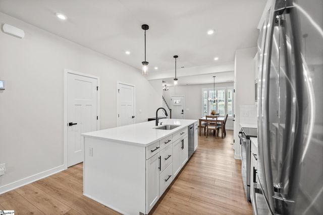 160 Moss Hollow Way, Simpsonville, SC 29680