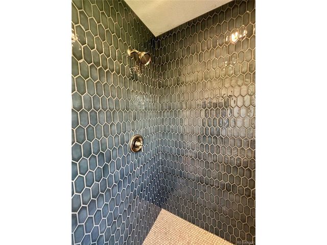 2582 S High St, Denver, CO 80210