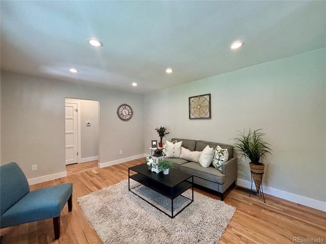 2582 S High St, Denver, CO 80210