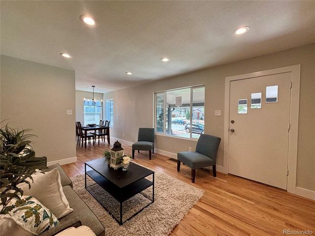 2582 S High St, Denver, CO 80210