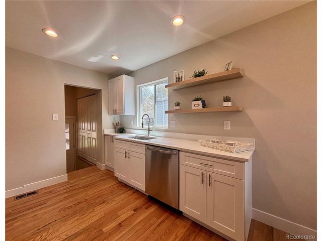 2582 S High St, Denver, CO 80210