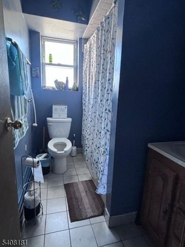 228 E Kinney St, Newark City, NJ 07105