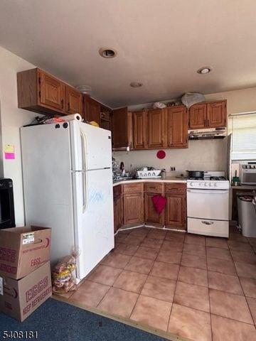 228 E Kinney St, Newark City, NJ 07105