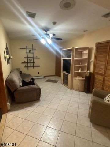 228 E Kinney St, Newark City, NJ 07105