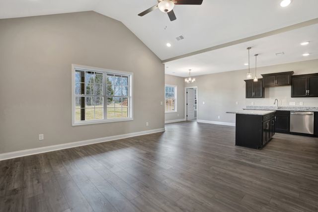 492 S Halifax Ct, Clarksville, TN 37040
