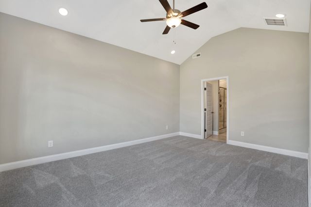 492 S Halifax Ct, Clarksville, TN 37040