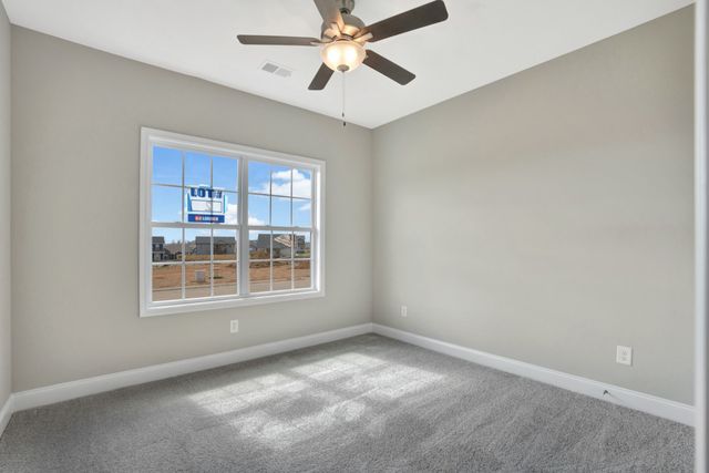 492 S Halifax Ct, Clarksville, TN 37040