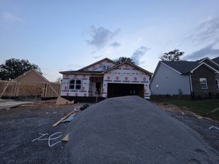 492 S Halifax Ct, Clarksville, TN 37040